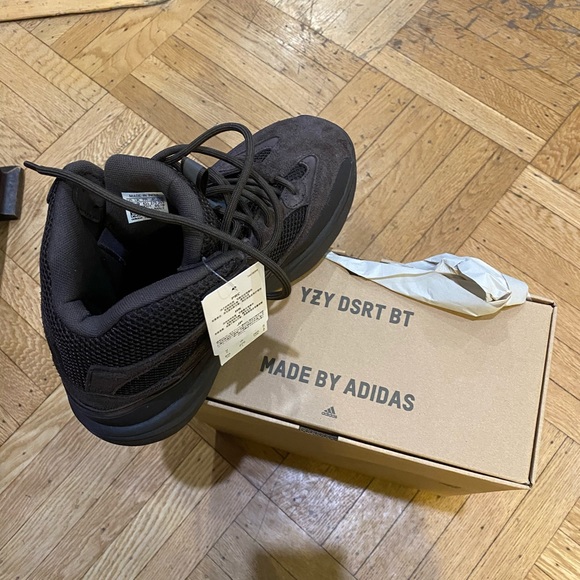 yzy dsrt